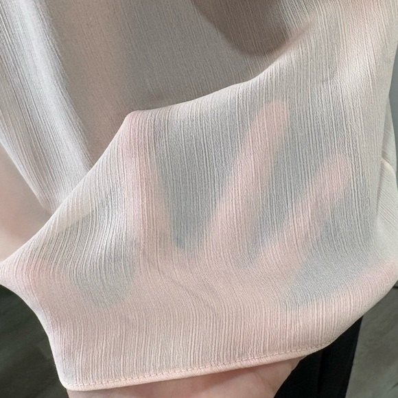 Alice + Olivia Peach Cold-Shoulder Ruffle V-Neck Blouse - Picture 5 of 9